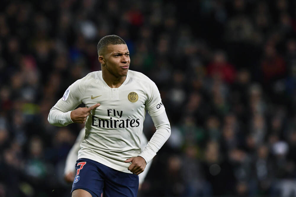 港股异动丨汽车股集体大涨，财政部明年继续安排资金支持消费品以旧换新